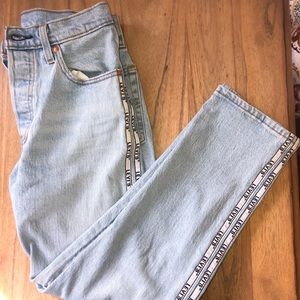 Levi 501 mom jeans